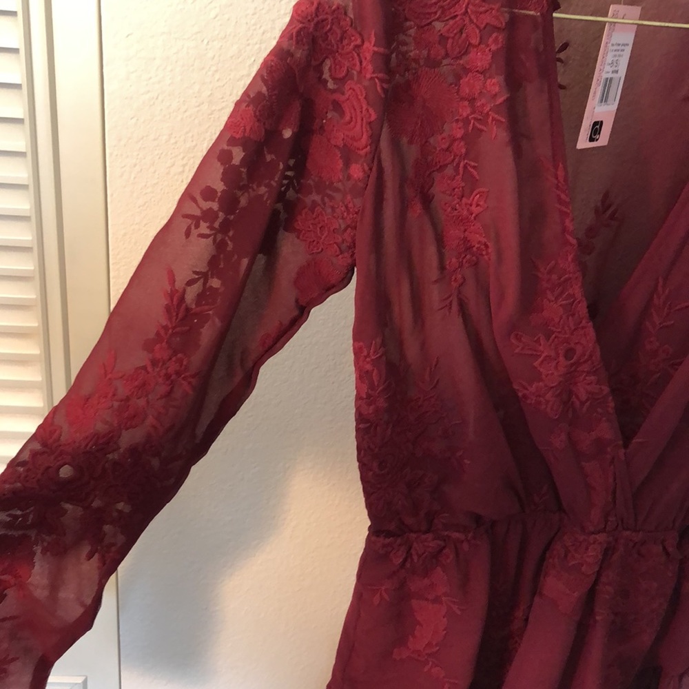 NWT showpo no filter play suit in wine lace rare romper sheer long sleeve small - Picture 6 of 16